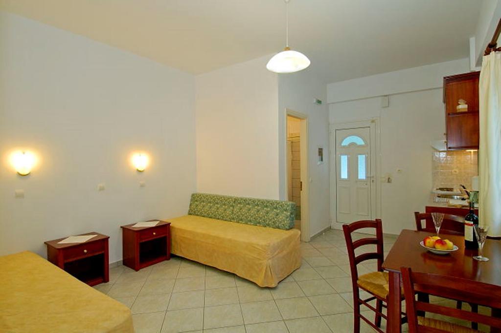 بارغا Nikas Villa Orange Apartments الغرفة الصورة